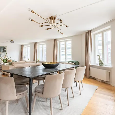 Regent 7 - Large 3 Bdr Apt With Balcony In City Centre-2